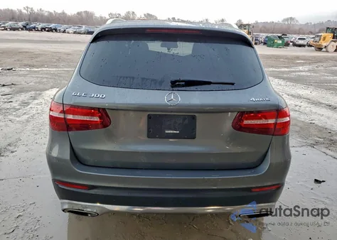 2018 Mercedes-Benz Glc 300 4Matic z USA, uszkodzony, nr VIN WDC0G4KB2JV027880